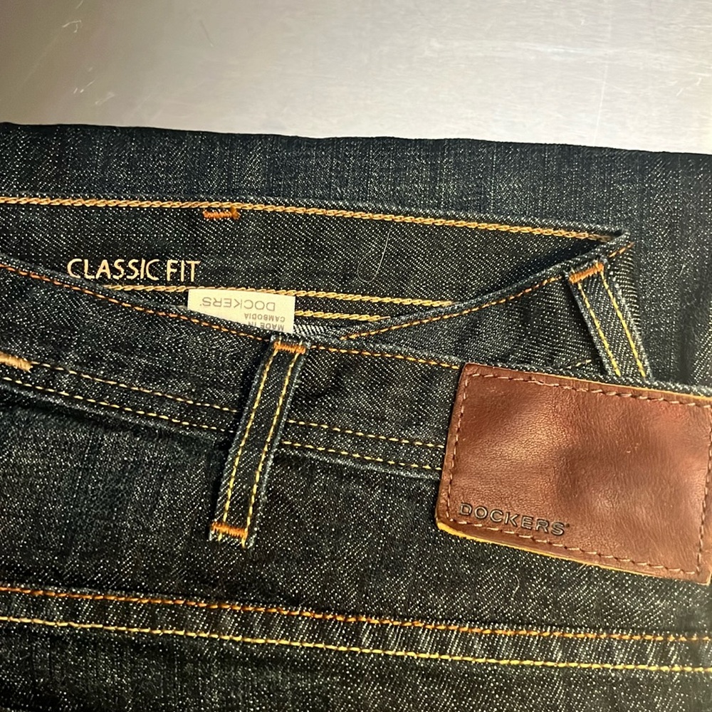 Docket jeans